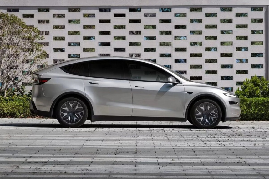 Удлиненная Tesla Model Y L добралась до США