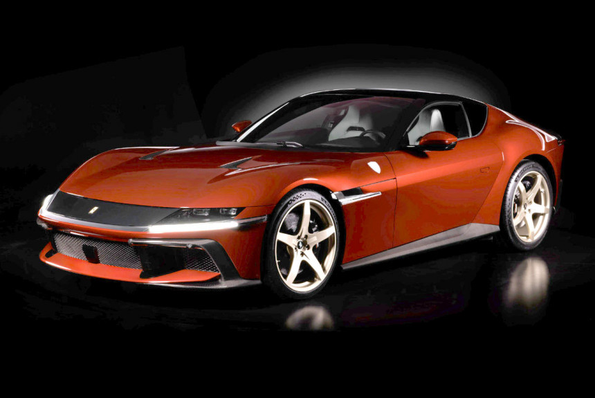 Ferrari 12Cilindri Manuale: «механика» вернулась (но она ненастоящая)