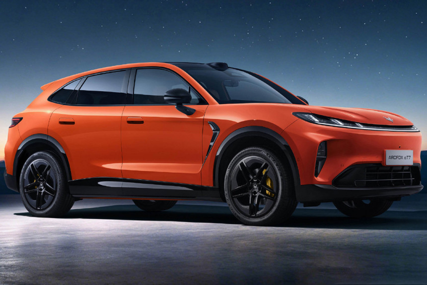 Концерн BAIC показал кроссовер Arcfox αT7