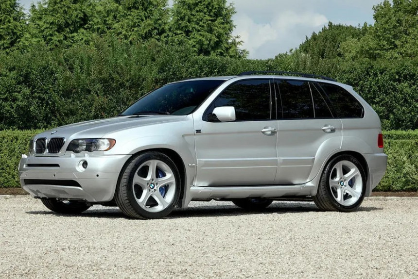 Первый BMW X5 обрел двигатель V10 и шестиступенчатую «механику»