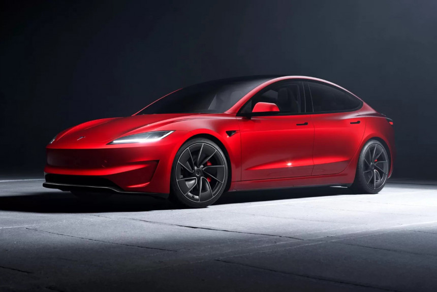 Tesla Model 3: очередной раунд обновлений