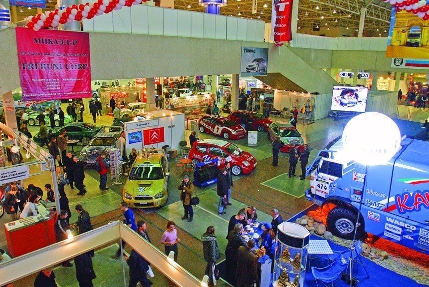 Итоги выставки Спорт Мотор Тюнинг 2004 года