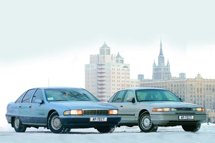 Полный размер: Chevrolet Caprice Classic и Ford Crown Victoria