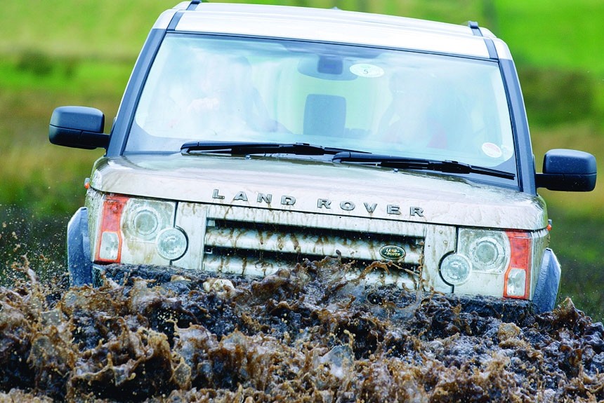 Проверяем проходимость нового внедорожника Land Rover Discovery в Шотландии