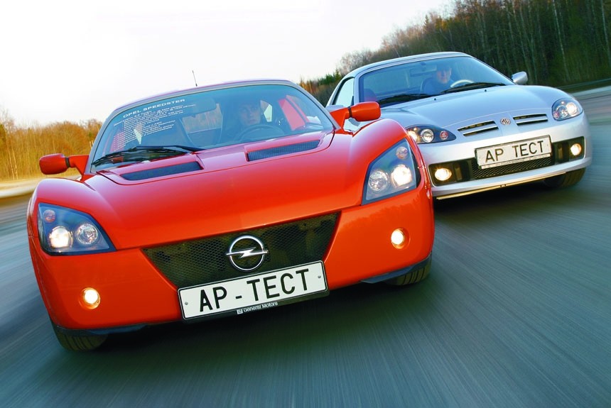 Сезон охоты: Opel Speedster Turbo против MG TF 160