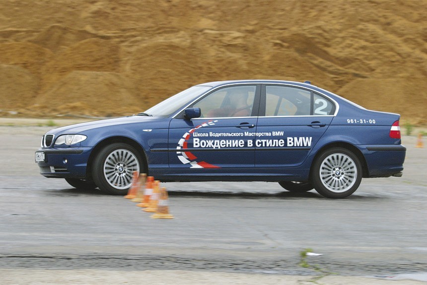 Второй урок: обучение в школе водительского мастерства BMW