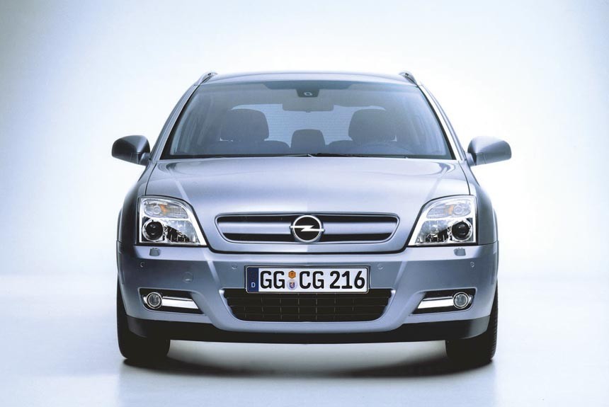 Деклассированный элемент: хэтчбек Opel Signum