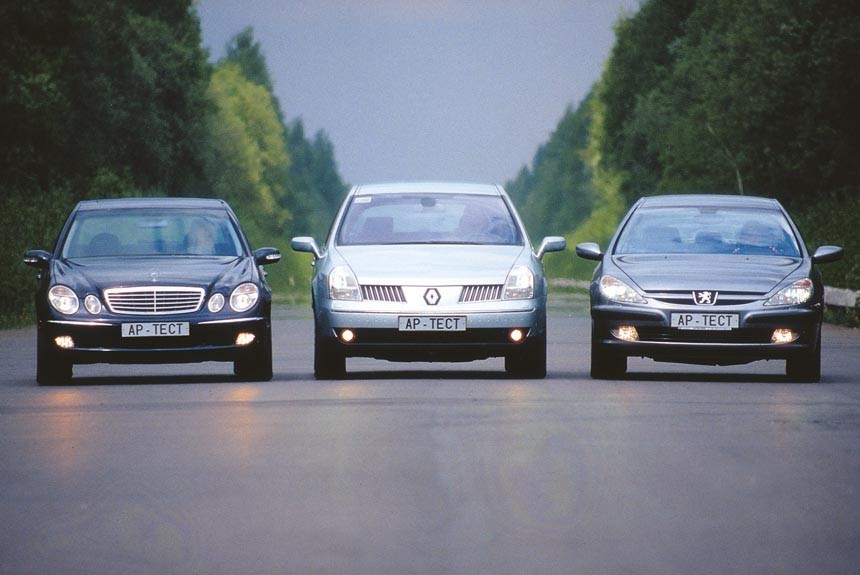 Противостояние: седаны Peugeot 607, Mercedes-Benz E-класса против хэтчбека Renault Vel Satis					