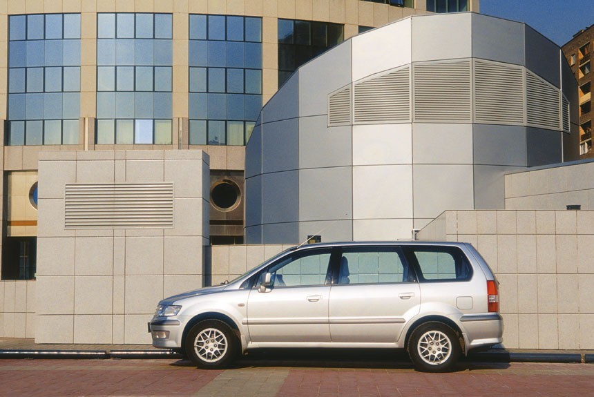 Примерка минивэна Mitsubishi Space Wagon