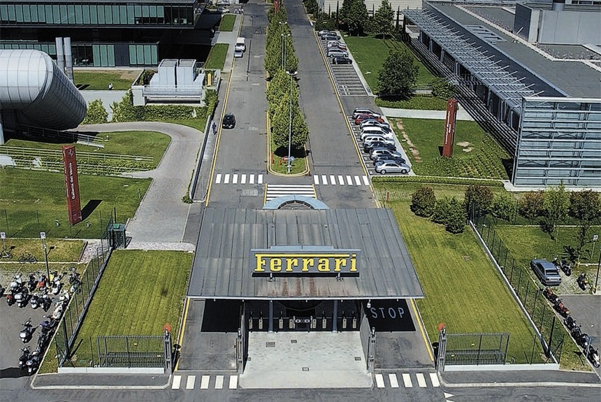 Свое 65-летие Ferrari отпраздновало в новом сборочном цехе, где собирают Ferrari California
