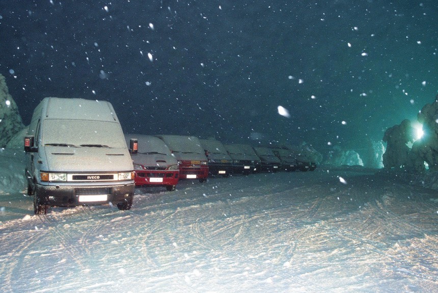 Арктик-тест 2001 года: зимняя эксплуатация 6 грузовиков и 10 фургонов