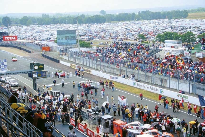 Обзор 24-часовой гонки Ле-Ман 2001 года