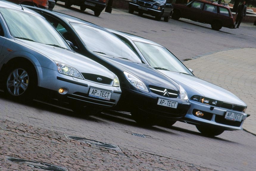 Перепад высот: седаны Citroen C5, Ford Mondeo и Mitsubishi Galant 