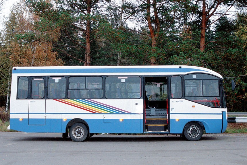 Восемь с половиной метров: автобус ГолАЗ-4244