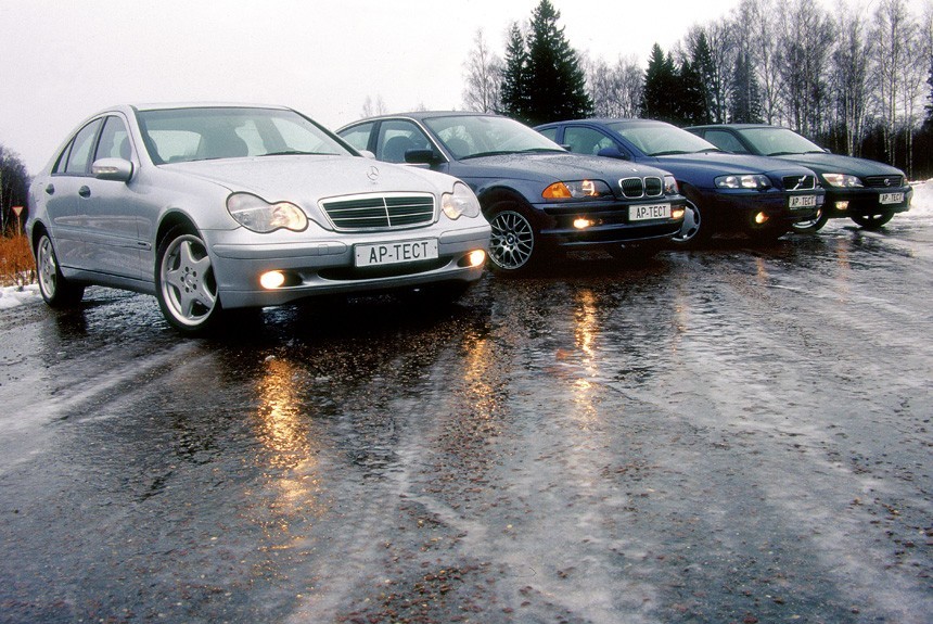 Длинная рокировка: седаны Mercedes-Benz C-класса, BMW третьей серии, Volvo S60 и Lexus IS