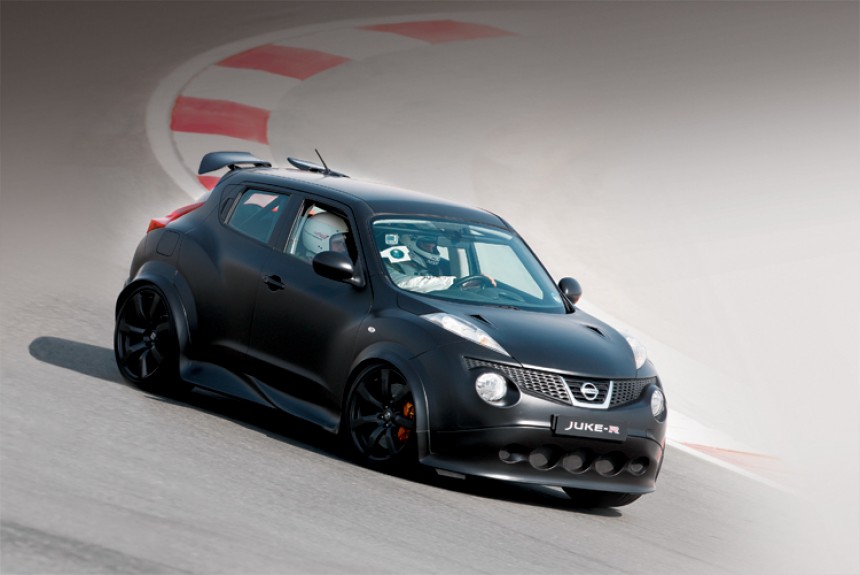 Сожрать GT-R: пробуем на треке кроссовер Nissan Juke-R