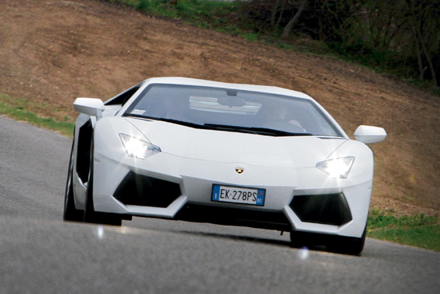 Сергей Знаемский поездил на суперкаре Lamborghini Aventador меньше часа, но кое-что распробовал 