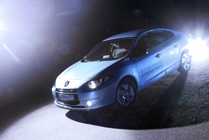 В нашей «примерочной» — Renault Fluence Z.E. Первый электромобиль в истории рубрики!