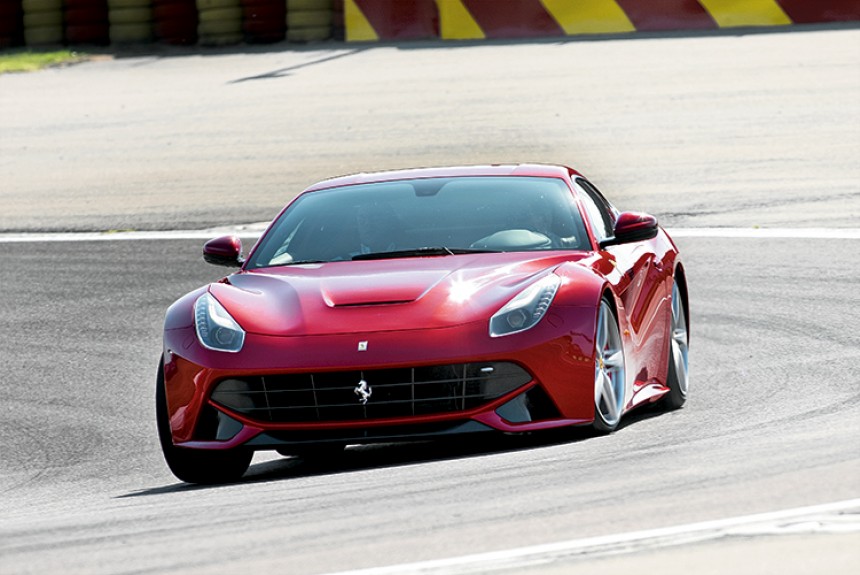 Павел Карин поездил на суперкаре Ferrari F12berlinetta – самой быстрой дорожной модели в истории компании