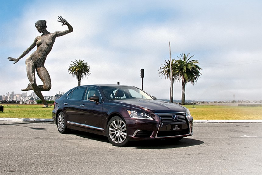 Новый Lexus LS в Сан-Франциско представили публике на вечеринке под интернет-тегом «#LexusAttracts»