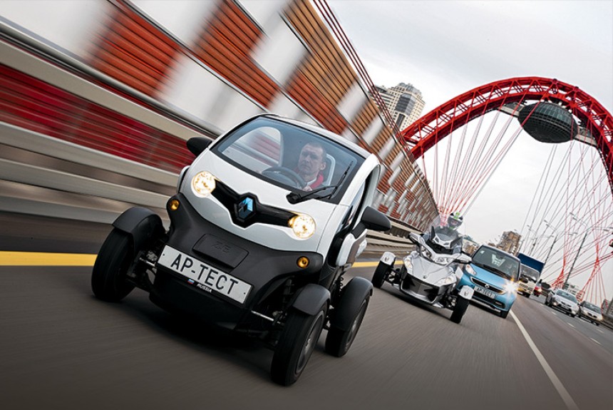 Три концепции: электромобиль Renault Twizy, мотородстер Can-Am Spyder или обычный автомобиль Smart?