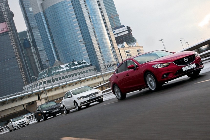 Новая Mazda 6 против седанов Volkswagen Passat, Peugeot 508 и Hyundai i40 