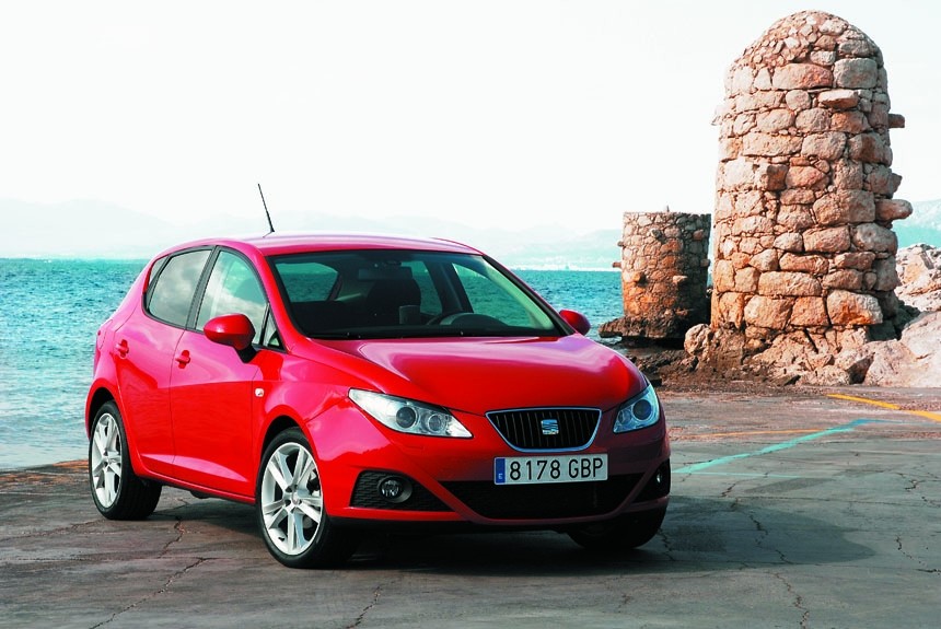 Курортница: в руках Валерия Арутина хэтчбек Seat Ibiza