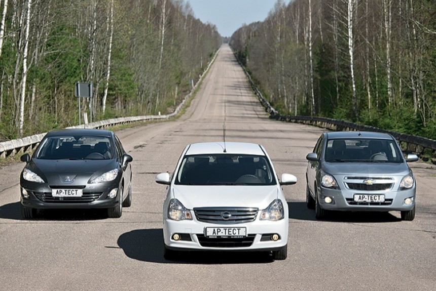 Chevrolet Cobalt, Nissan Almera и Peugeot 408: пройдено уже две трети дистанции