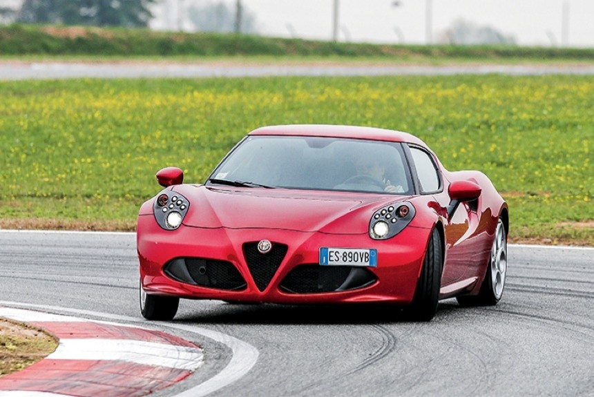 Препрего: хватит ли Леониду Голованову четыре цилиндра, чтобы влюбиться в Alfa Romeo 4C?