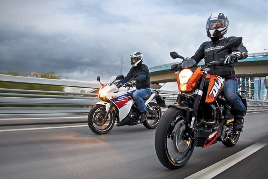 Honda CBR250R и KTM 200 Duke: какой из мотоциклов выбрать?