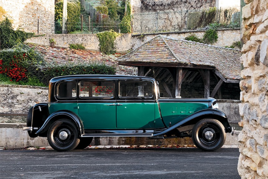 Как пятиконечная звезда оказалась на передке автомобиля Renault Vivastella 30-х годов?