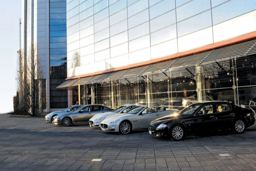 Сергей Знаемский посетил завод Maserati и поездил на седане Quattroporte Sport GT S