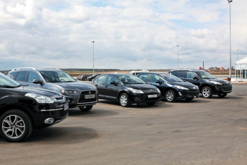 Группа PSA Peugeot Citroen и Mitsubishi Motors начали сборку первых автомобилей в России