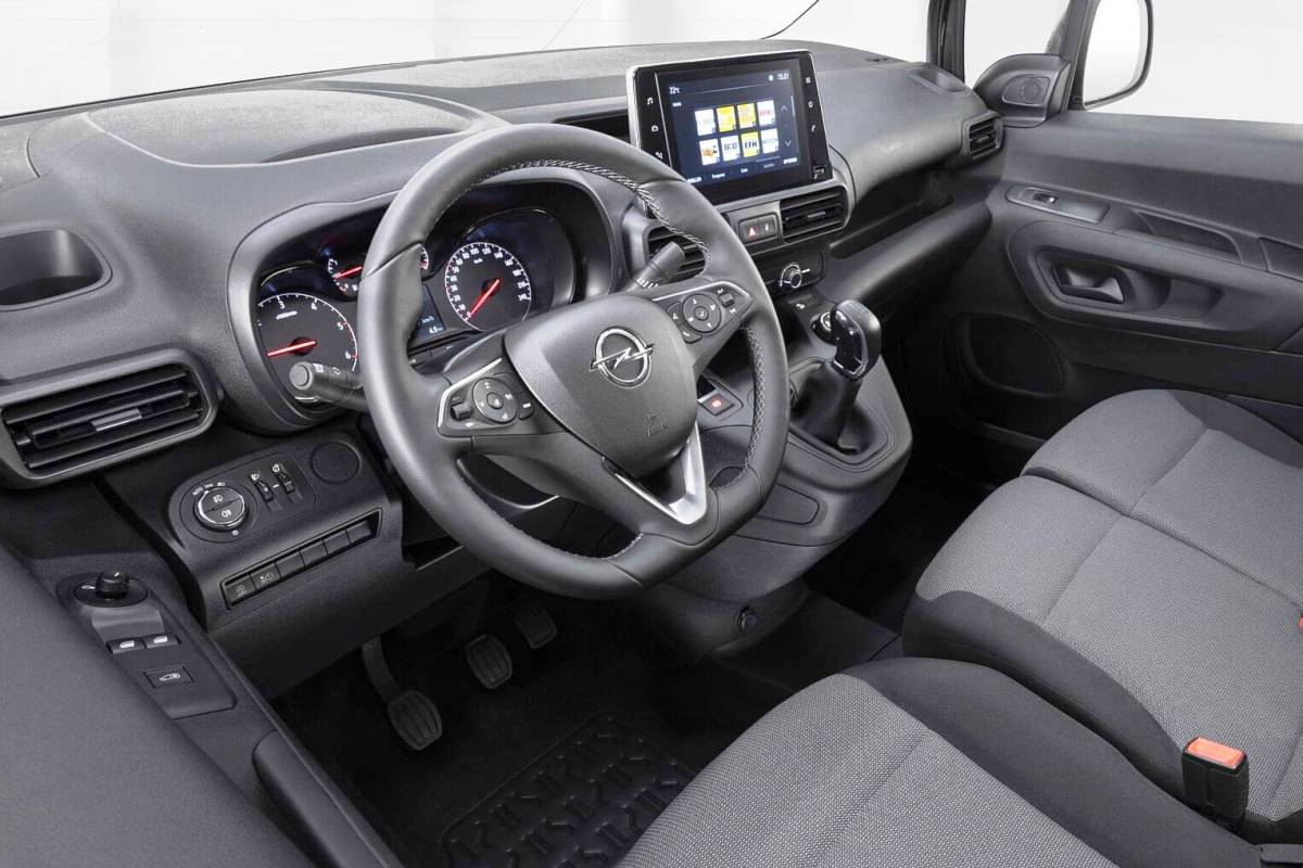 Opel и Citroen внутри можно различить лишь по эмблемам на руле