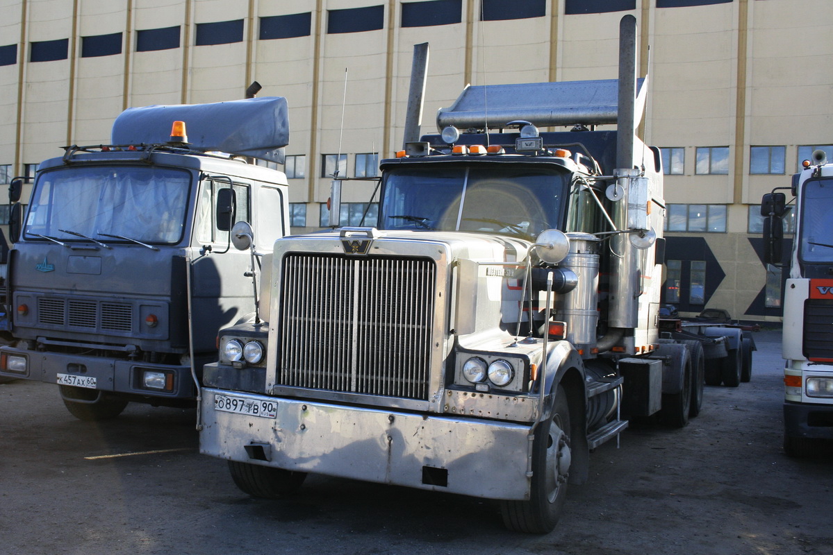 Грузовики Western Star 4900 редко, но все же встречались и на наших дорогах