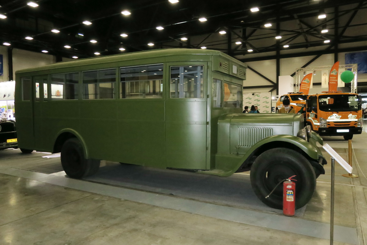 Довоенные автобусы ГАЗ-03-30 и ЗиС-8 восстановлены специалистами компании Retrotruck