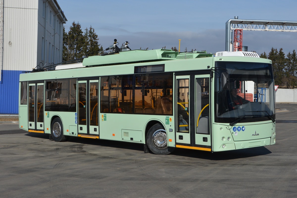 Троллейбус с увеличенным запасом автономного хода МАЗ-203Т70 — «рога» не нужны?