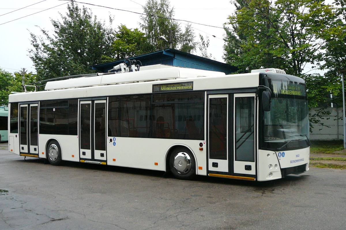 Троллейбус модели 203T00 собран на Белкоммунмаше в 2008 году