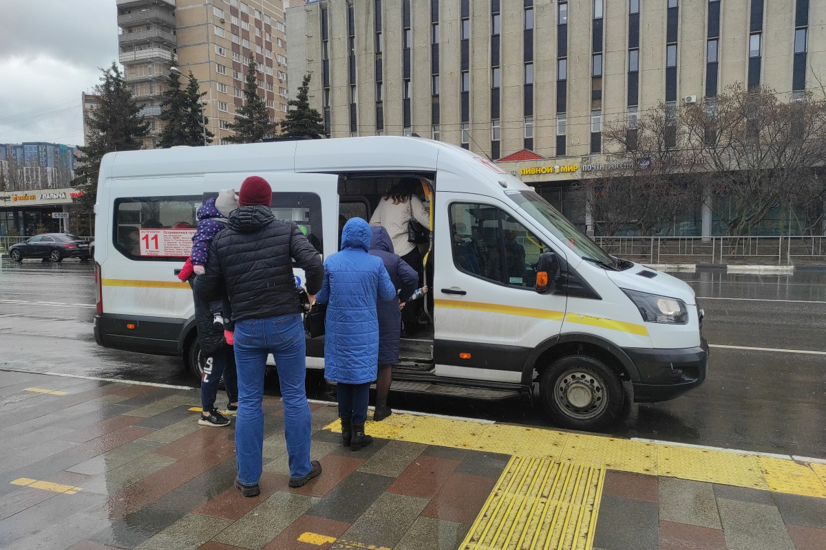 С точки зрения пассажира: на автобусе МАЗ-303 из Москвы в Одинцово —  Авторевю