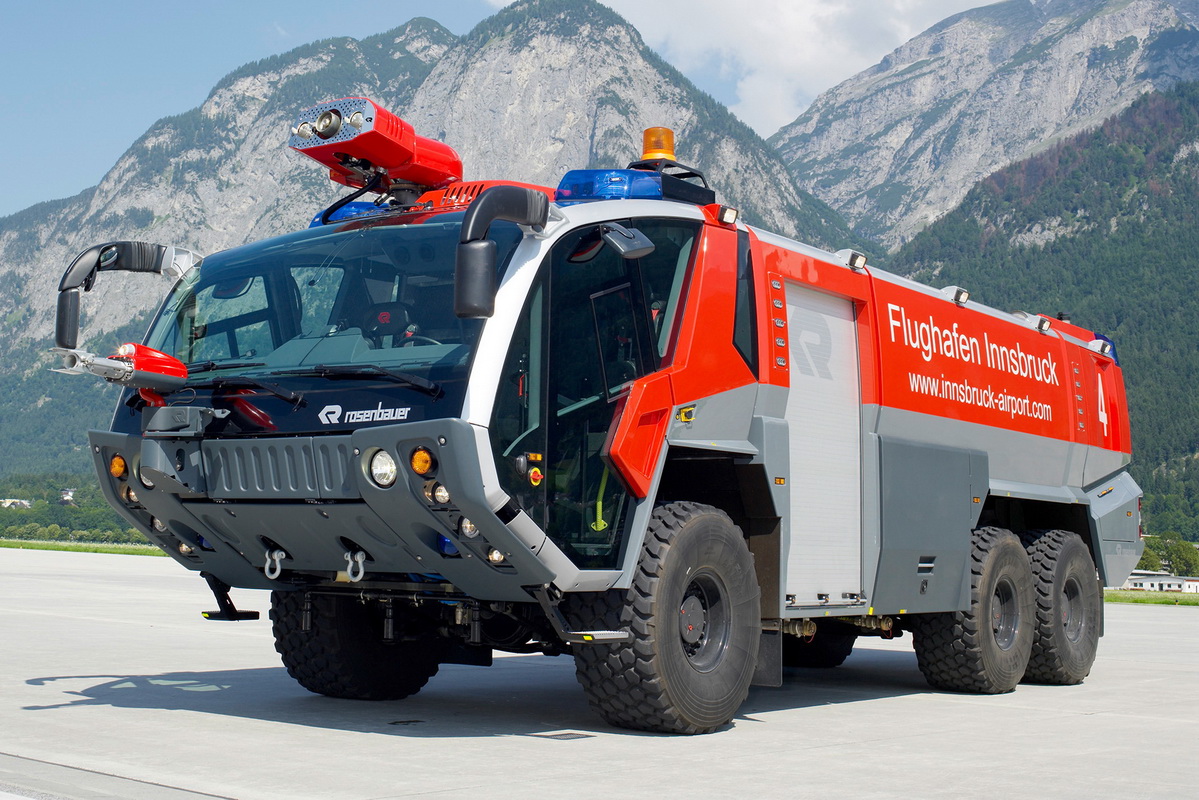 Пожарные машины Rosenbauer Panther имеют похожий дизайн (фото из архивов Максима Чернявского)