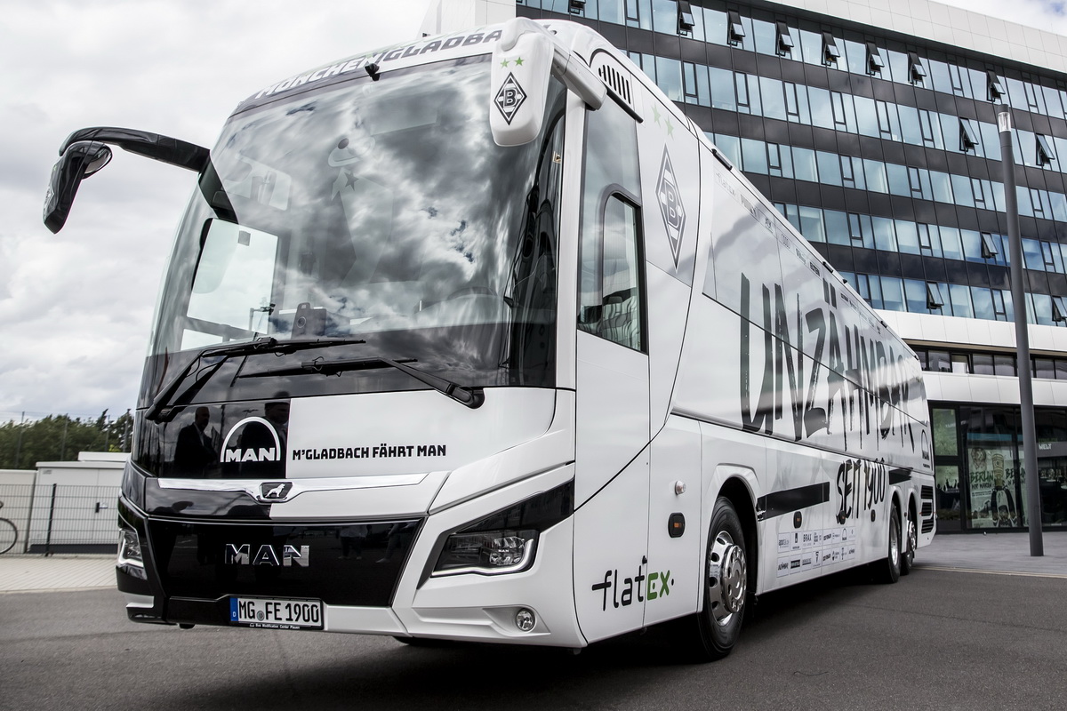 Автобусы MAN и Neoplan использует не только Бундеслига, но и другие европейские клубы