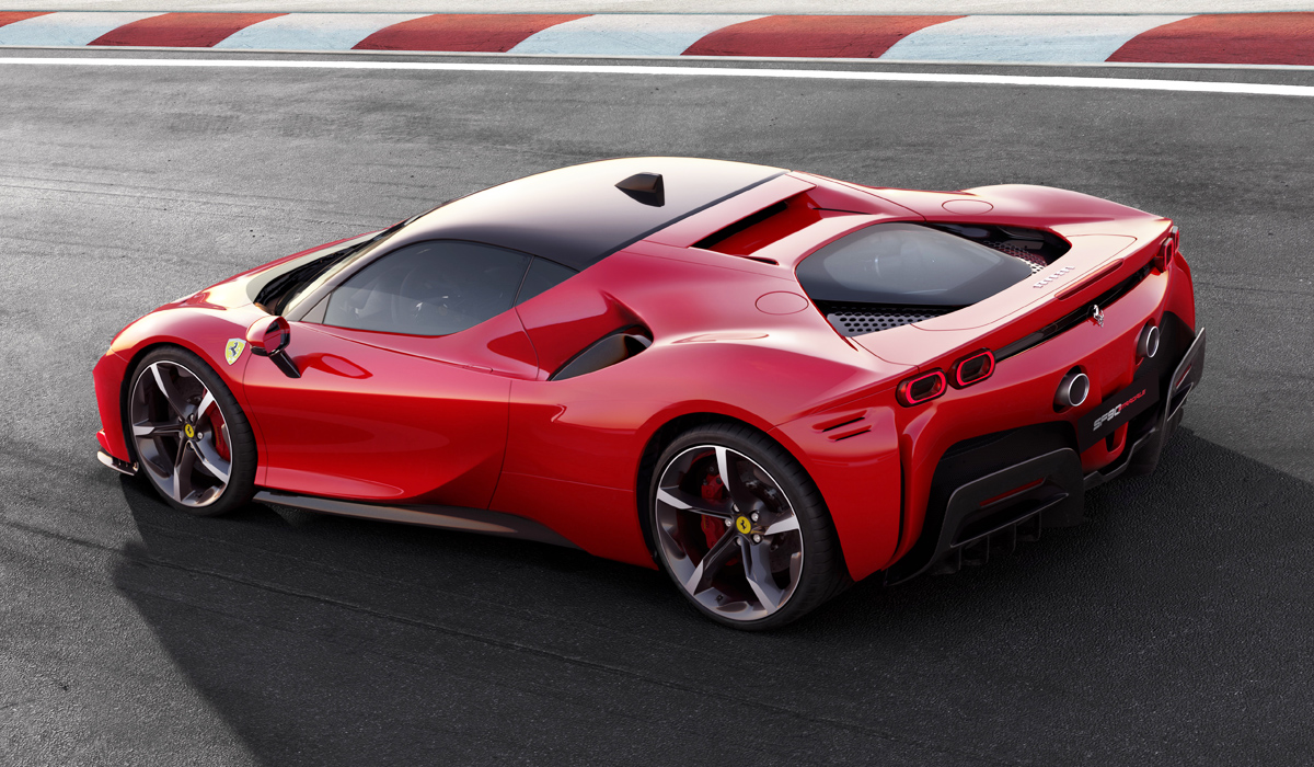 Новый суперкар Ferrari SF90 Stradale: 1000 сил и полный привод 