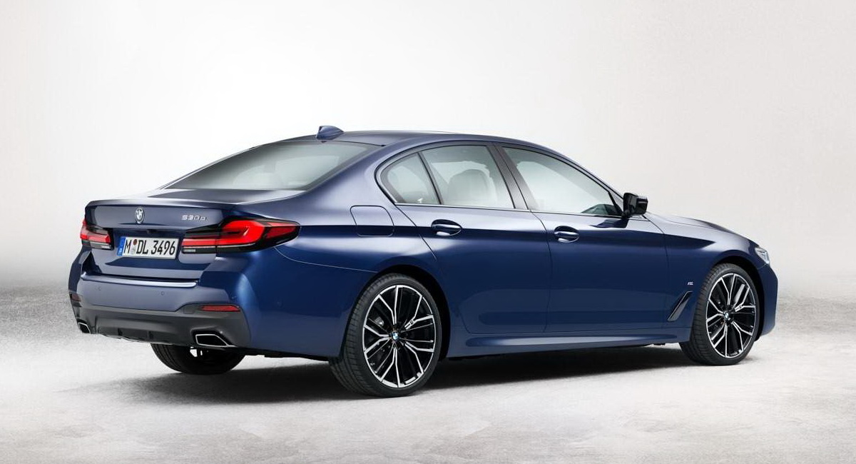 Обновленный седан BMW пятой серии: первые фотографии