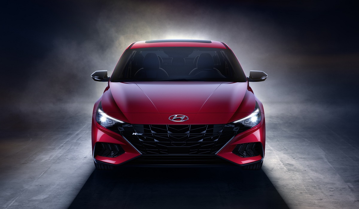 Седан Hyundai Elantra N Line дебютировал с турбомотором и «механикой» —  Авторевю