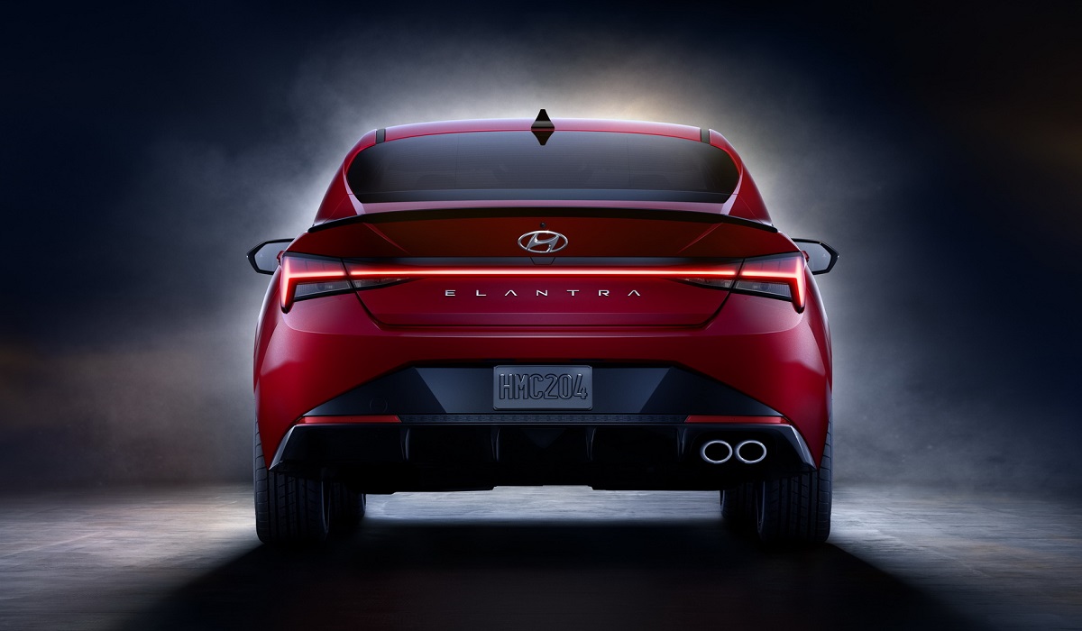 Седан Hyundai Elantra N Line дебютировал с турбомотором и «механикой» —  Авторевю