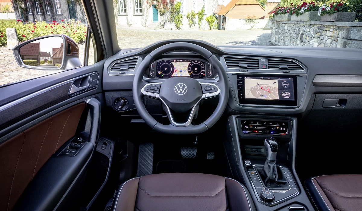Обновленный Volkswagen Tiguan выходит на российский рынок: объявлены цены