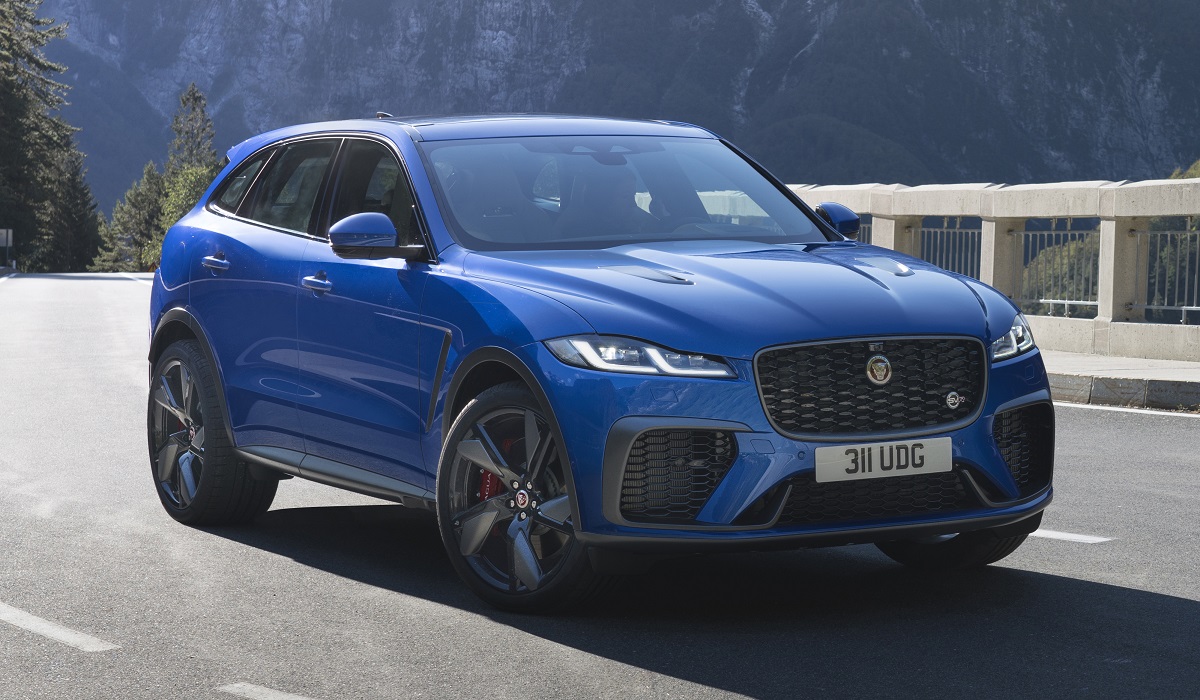 Объявлены цены на обновленные кроссоверы Jaguar F-Pace — Авторевю