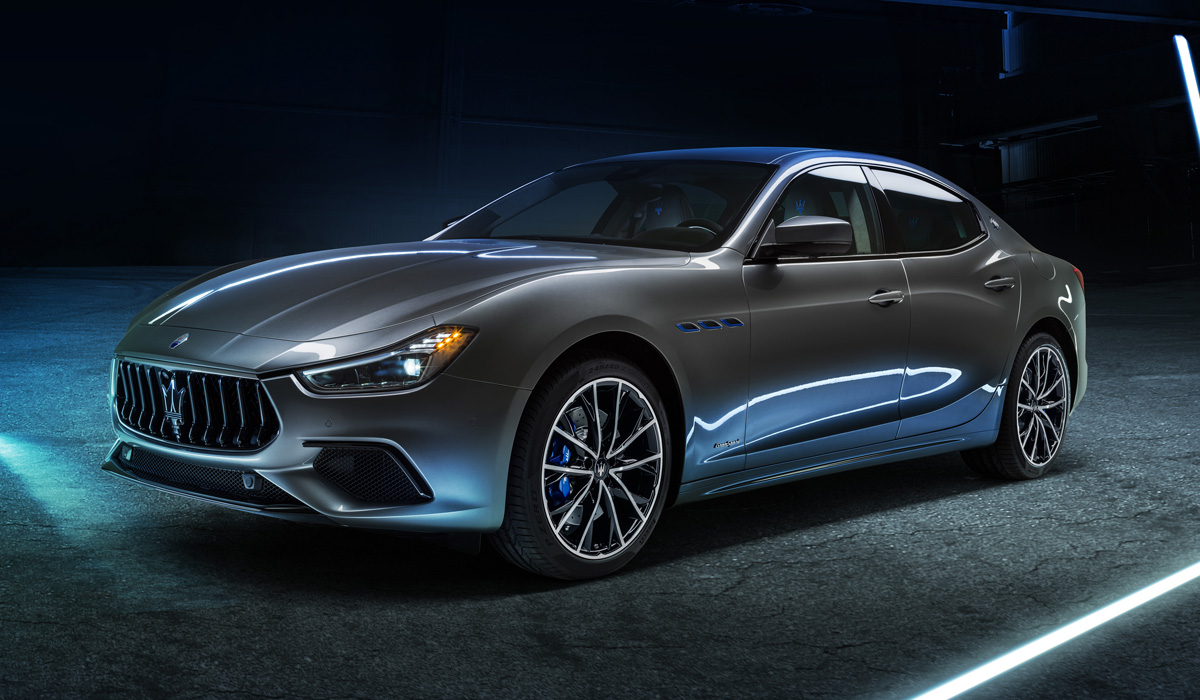 Седан Maserati Ghibli Hybrid начал электрификацию марки