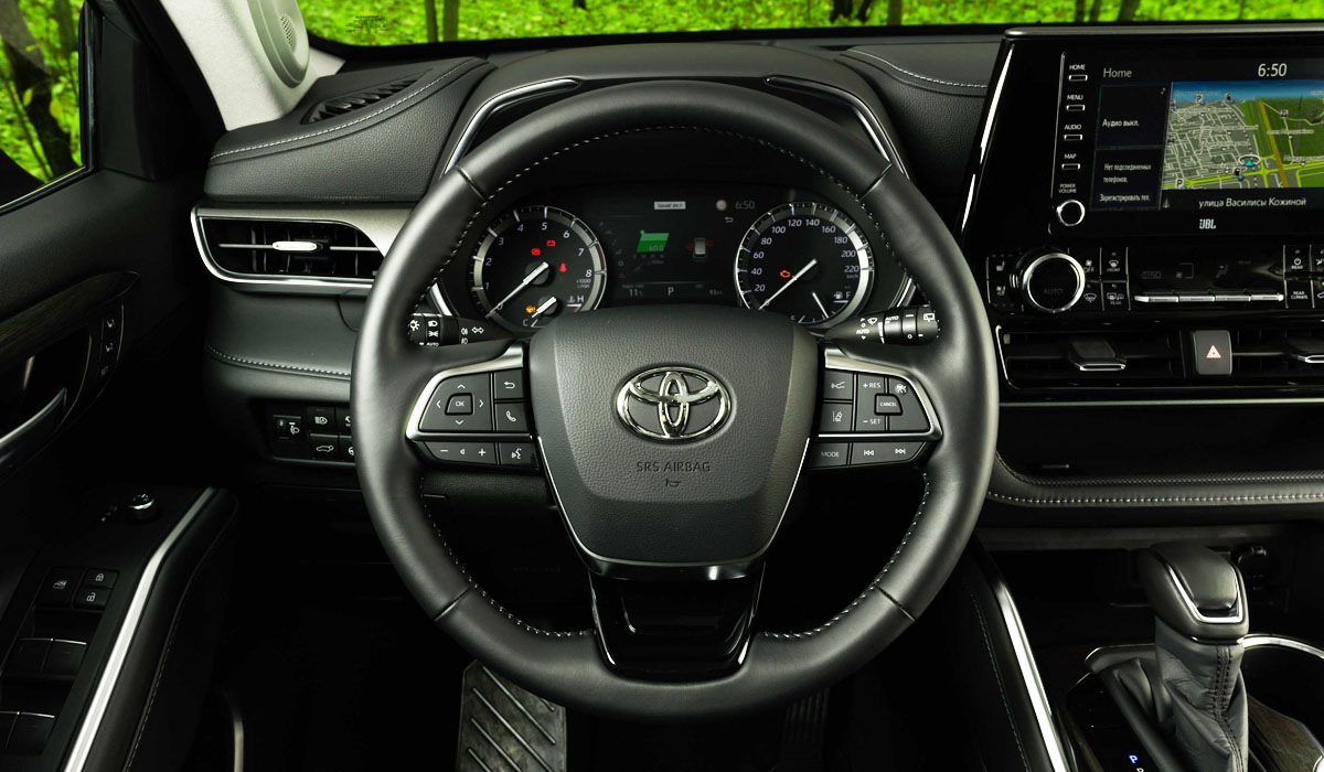 Кроссовер Toyota Highlander нового поколения: цены в России