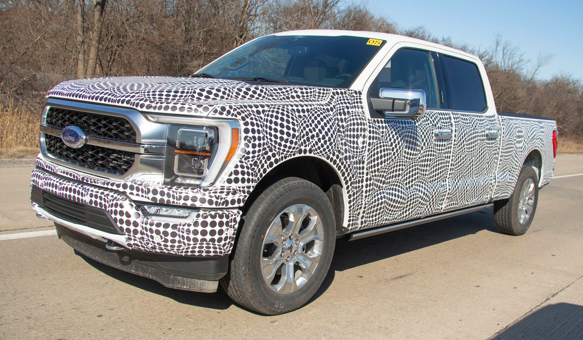 In General, the appearance of the pickup with the change of generation will not undergo radical changes. However, the interior is expected to undergo a small revolution: the center console will take a huge screen of the media